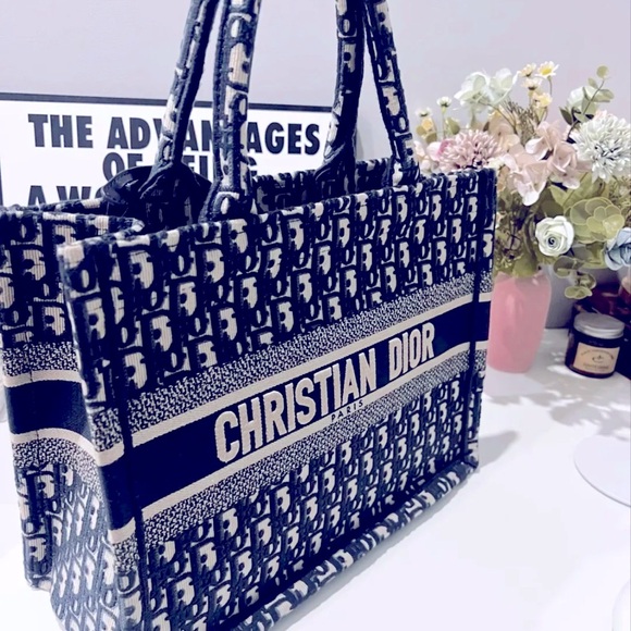 Medium Dior Book Tote Blue Dior - Picture 1 of 2